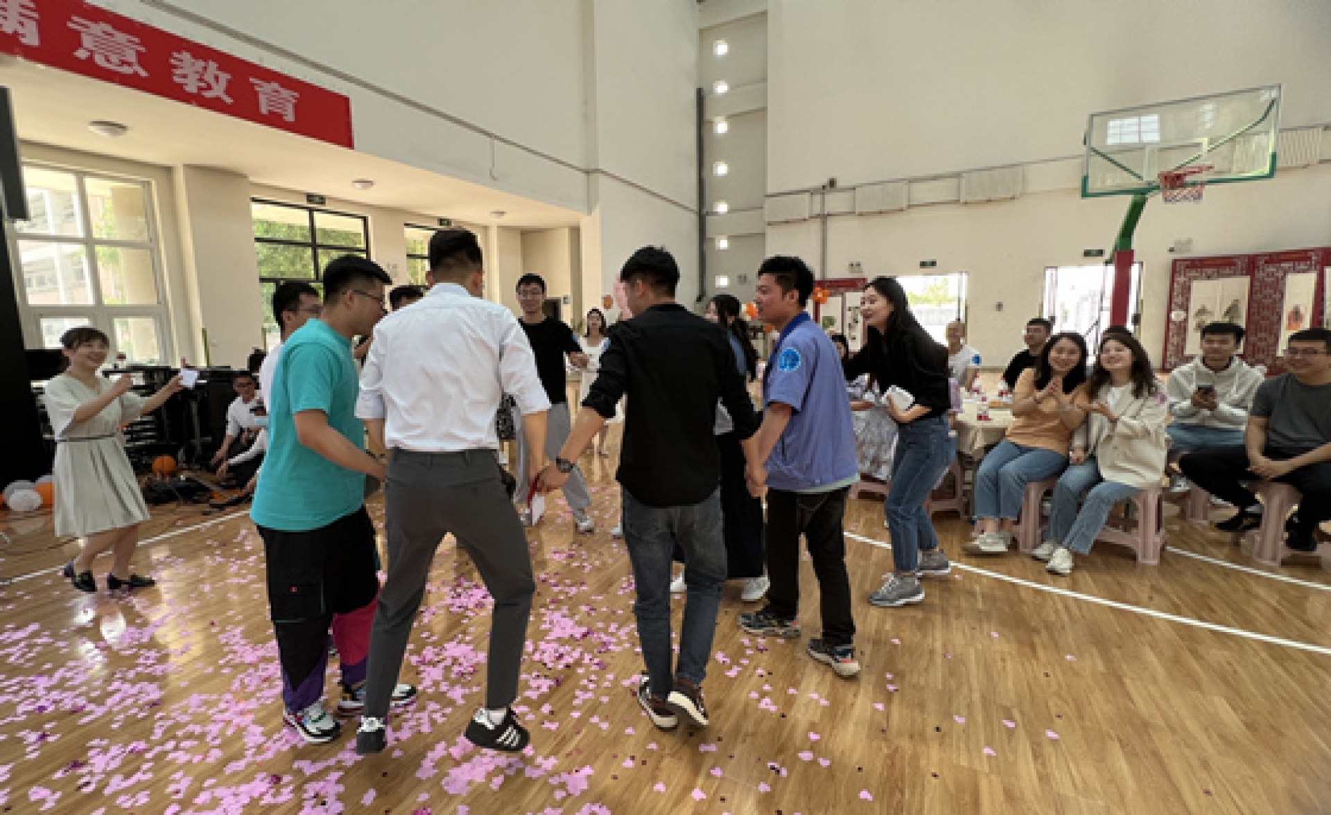 西煤機(jī)職工受邀參加“繽紛夏日 相約青春”校企青年聯(lián)誼活動(dòng)