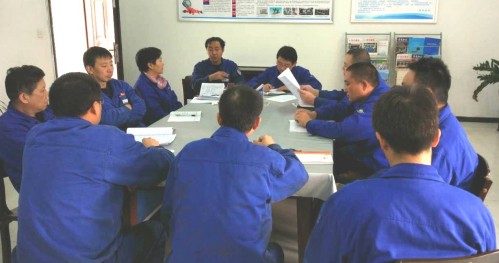 機(jī)加一分公司黨員職工學(xué)習(xí)討論李董事長黨課講座內(nèi)容