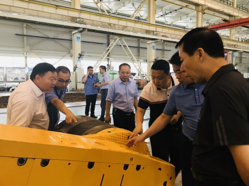 山東能源棗莊礦業(yè)集團蔣莊礦礦長齊衛(wèi)東一行到公司考察交流